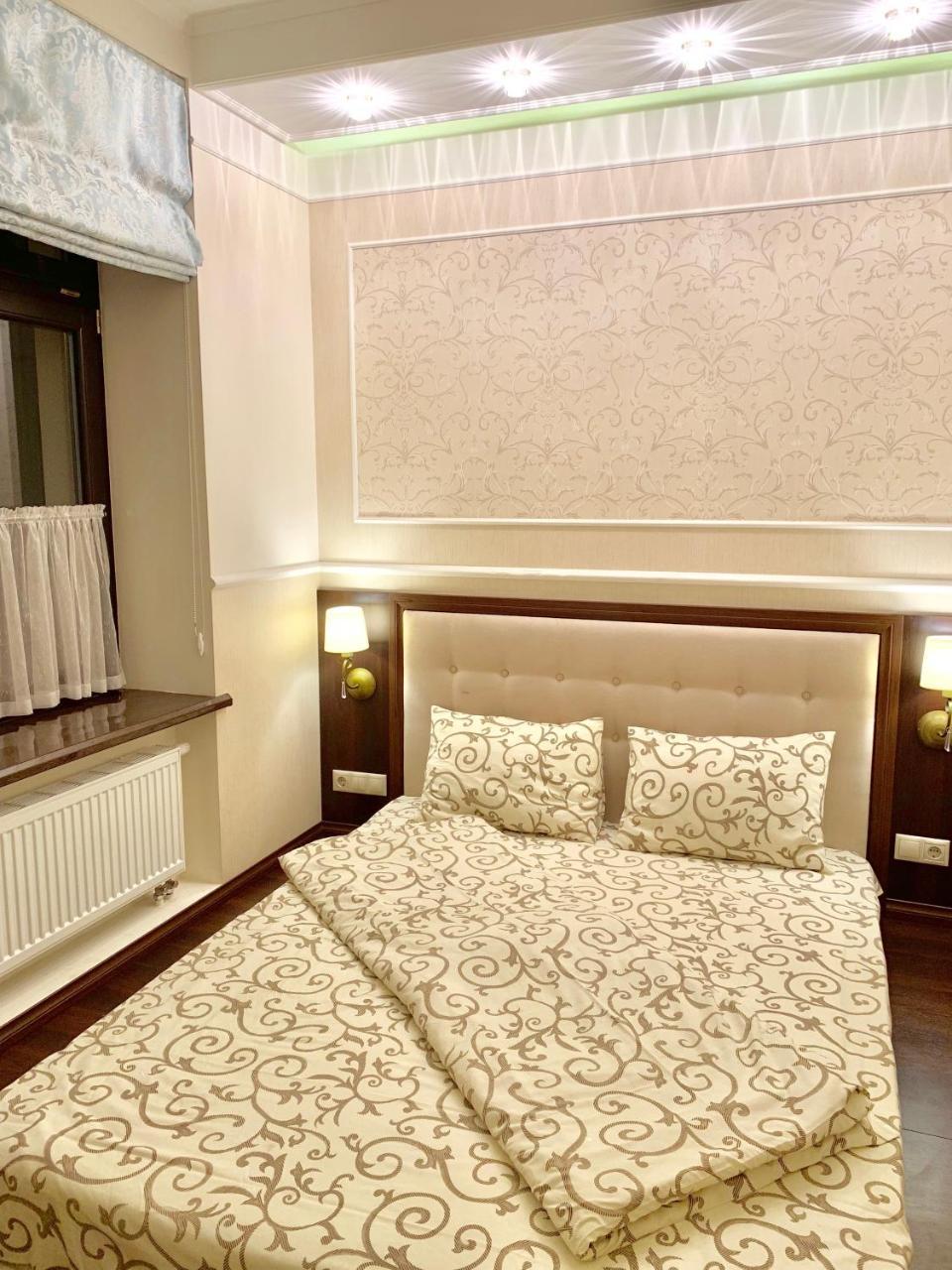 Two-Bedroom On Lesi Ukrainky Leopoli Esterno foto